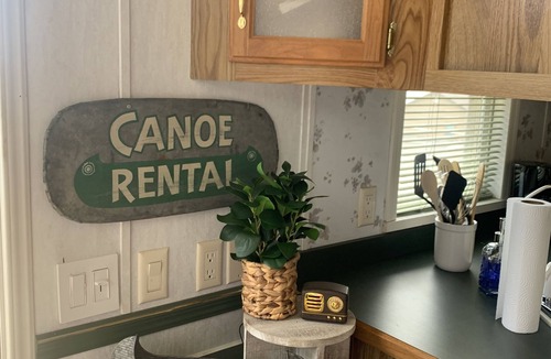 Pettit Cabin | Awesome tiny house with lake view. Great getaway for couples.