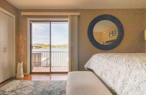 Rockwell Apartment | Awesome Views - Lake Hamilton Condo