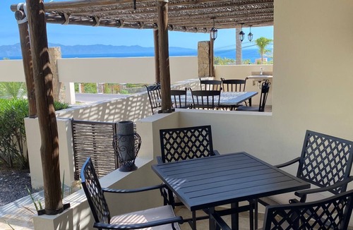 El Sargento Villa | Awesome Villa 2 Chic Pool & Hot Tub