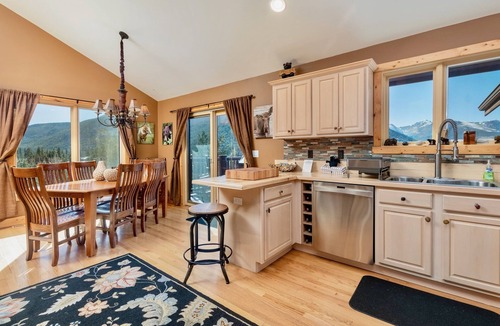 Windcliff Estates House | Awestruck Luxury Vacation Home at Windcliff
