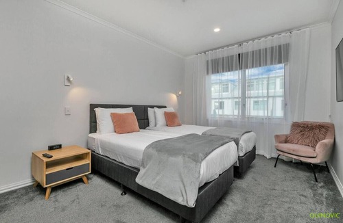 Auckland Central Business District Apartment | AWSA On the Water Luxury (4021)