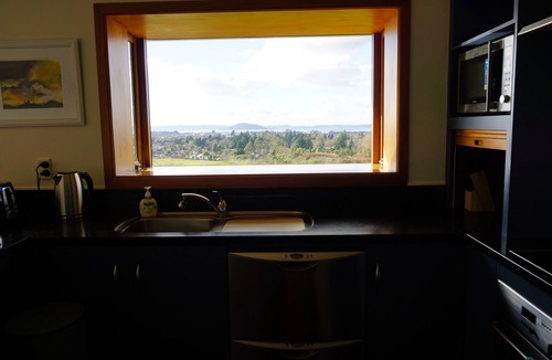 Rotorua House | Aww Sheep-Uninterrupted Panoramic View with Spa