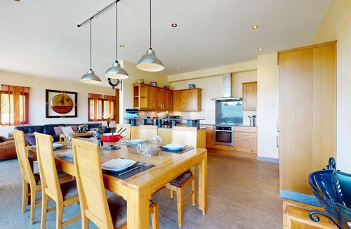 Saint-Pierre-de-Clages Ski Chalet | Axaari - VIEW & SUNNY chalet 10 pers