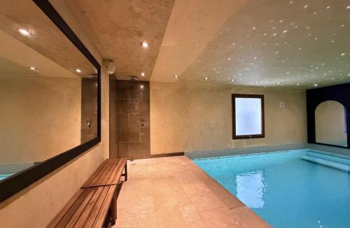 Saint-Pierre-de-Clages Ski Chalet | Axaari - VIEW & SUNNY chalet 10 pers