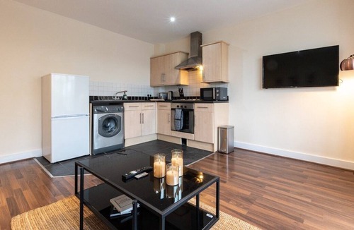 Shirley Apartment | Axinite - 3 Bedroom Flat With Parking