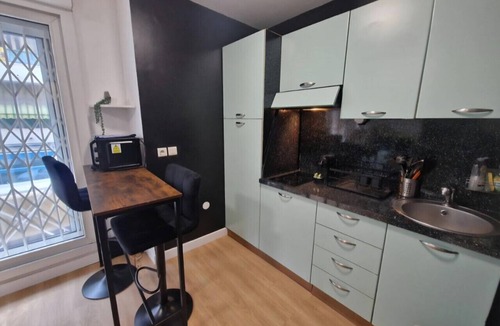 Gambetta Apartment | Aya`s Studio with Balcony