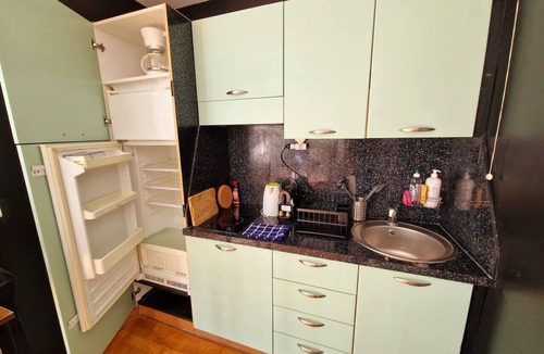 Gambetta Apartment | Aya`s Studio with Balcony