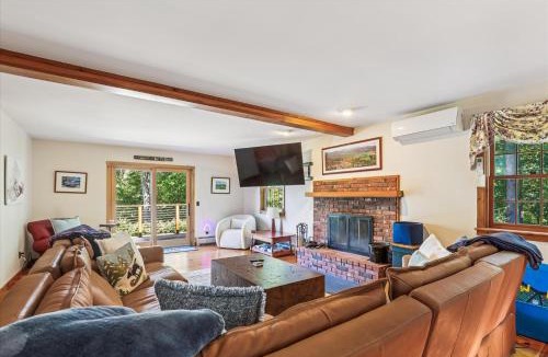 Stowe Hollow House | Ayers Farm Cottage