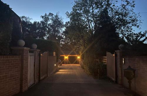 Aylesford House | Aylesford-House-Sleeps 2 & 1 infant-Parking