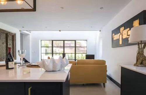 Aylesford House | Aylesford-House-Sleeps 2 & 1 infant-Parking