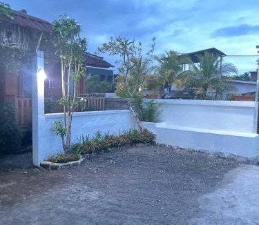 Mendoyo House | Ayolah surf House and Surfcamp