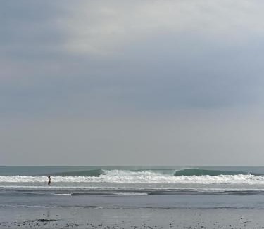 Mendoyo House | Ayolah surf House and Surfcamp