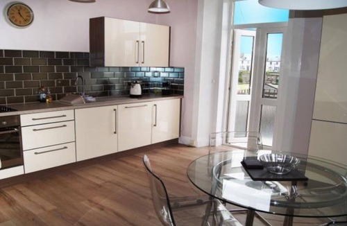 Ayr Apartment | Ayr Beach View Apartment