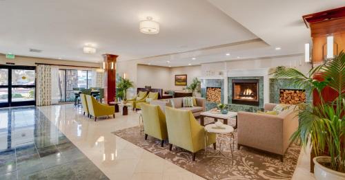 Corona Hotel | Ayres Hotel Corona - Riverside