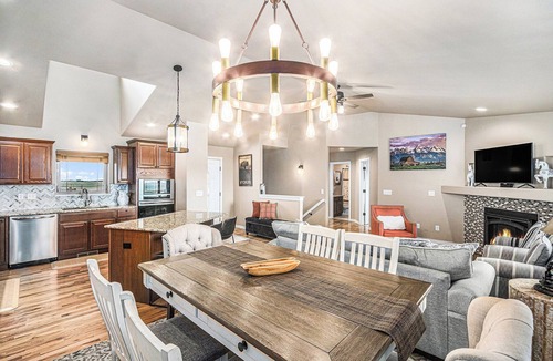 Carpenter Apartment | Ayu Ranch | Panoramic views | Hot tub