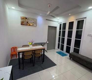 Kampung Jelatang House | Az homes AG