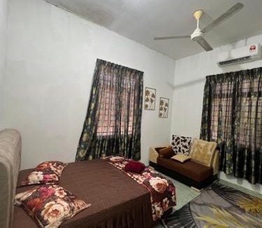 Tanah Merah House | AZ Homestay