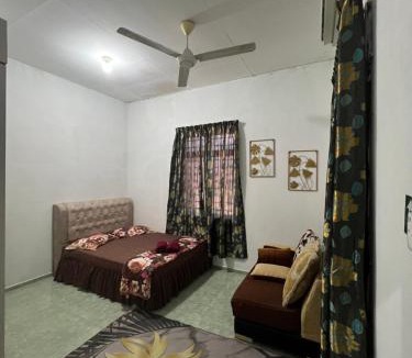 Tanah Merah House | AZ Homestay