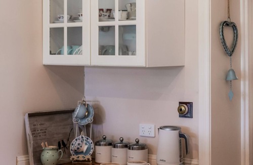 Lyndoch House | Azalea Cedar-Rose Villa