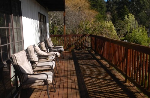 Warburton House | Azalea House - Family Accommodation