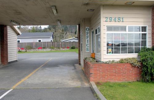 Gold Beach Hotel | Azalea Lodge