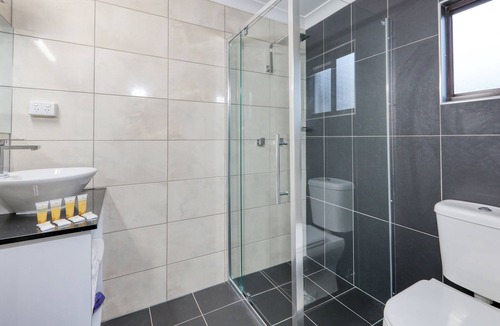 Coonabarabran Hotel | Azalea Motel