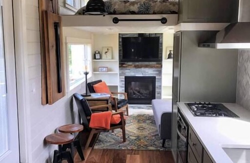 Waldport House | Azalea