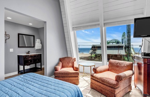 Seaside Heights Hotel | Aztec Ocean Resort