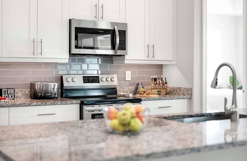 Trafalgar House | Azul Tortuga - 4 Bedroom Waterfront Home for Families