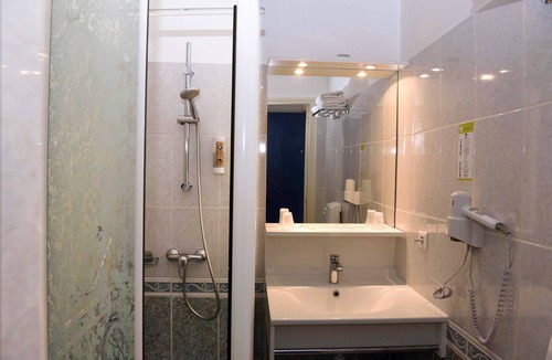 Balaruc-les-Bains Hotel | Azur Hotel