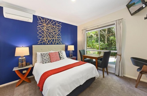 Port Macquarie Bed & Breakfast | Azura Beach House B&B