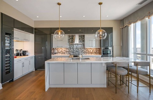 Niagara Falls Apartment | Azure | Penthouse | Fairway Views | Balcony | Gym
