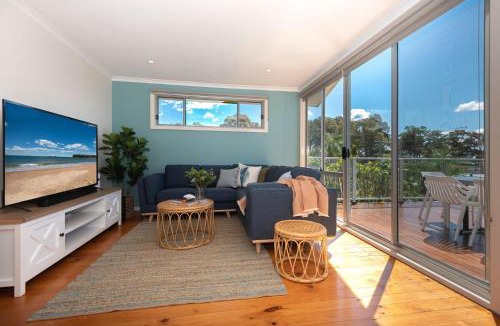 Batehaven House | Azure Sands Ocean Views in Batehaven