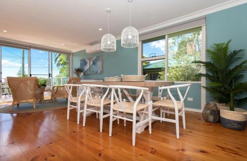 Batehaven House | Azure Sands Ocean Views in Batehaven