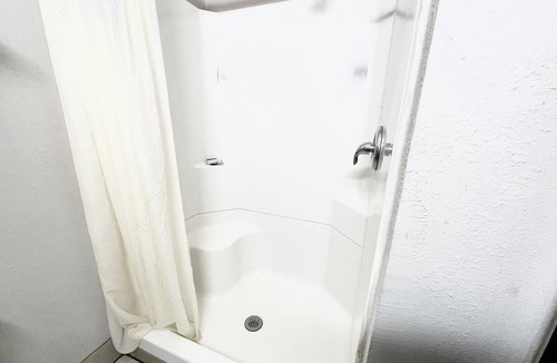 Fort Scott Hotel | Azure Sky Motel