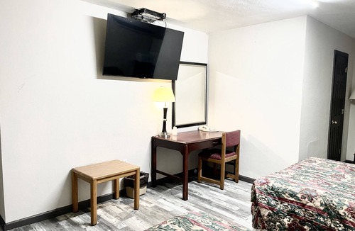 Fort Scott Hotel | Azure Sky Motel