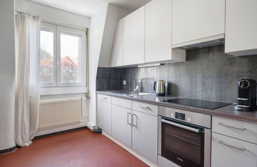 Wipkingen Apartment | Azure Suite - Free Parking - Helle 3-BR Wohnung