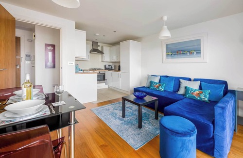 Poole Apartment | Azure Views - Minutes from Poole Quay