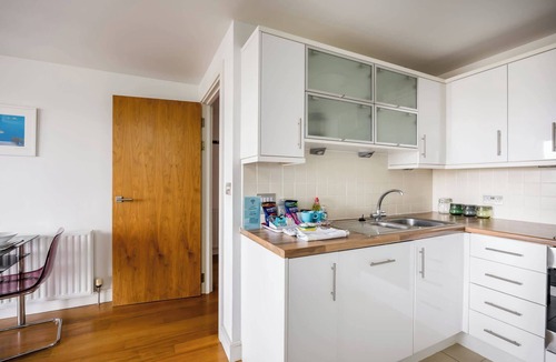 Poole Apartment | Azure Views - Minutes from Poole Quay