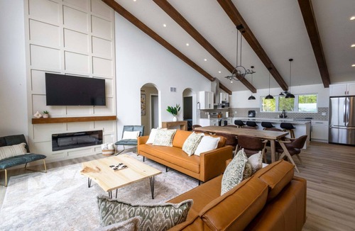 Northern Bruce Peninsula Cottage | Azure Vista: Lakefront | Game room | Hot tub