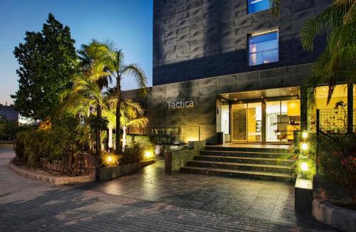 Paterna Hotel | AZZ Valencia Táctica Hotel