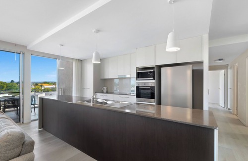 Gold Coast Apartment | Azzura Greens Resort