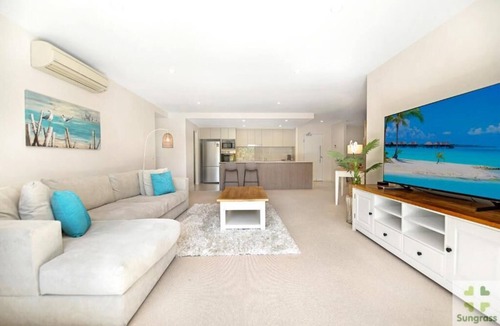 Gold Coast Apartment | Azzura Greens Resort