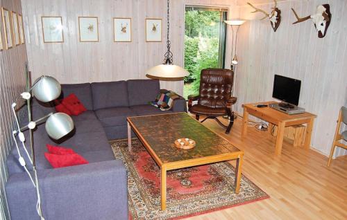 Give House | Bøgely