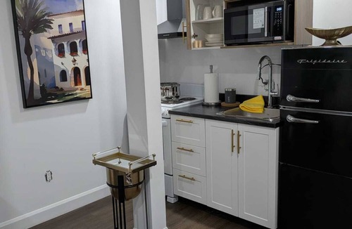 Mauricie Apartment | B-136 Apartment 3 & 1/2 (all-inclusive, including washer-dryer)