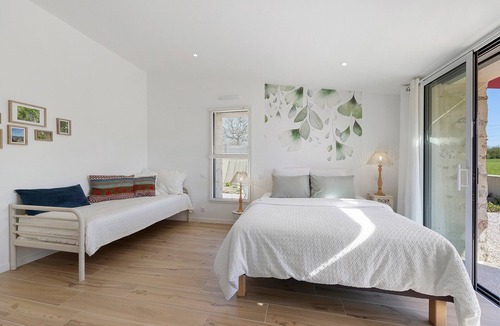La Gaubretiere Bed & Breakfast | B&B À L'orée Des Bois “Chambre Maritxu” with Private Terrace, Shared Garden & Wi-Fi
