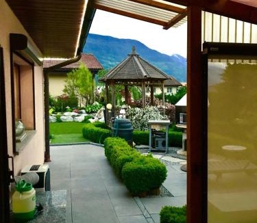 Vetroz Bed & Breakfast | B&B à la Madeleine