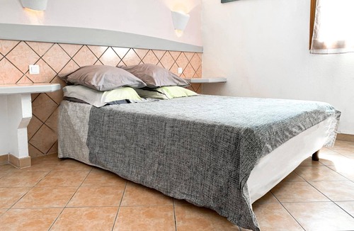 Pietra Long Salvini House | B&B Arghjola