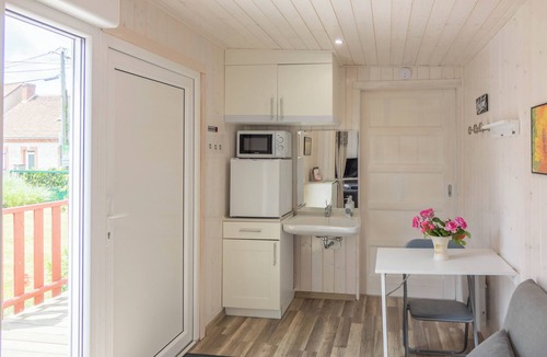 Noyers House | B&B Cerisier, Diner on request, electric recharging point