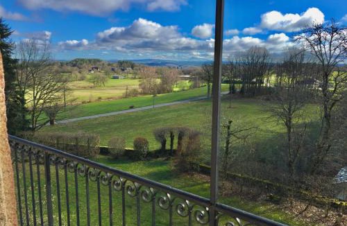 Saint-Julien-aux-Bois Bed & Breakfast | B&B Chateau le Bois